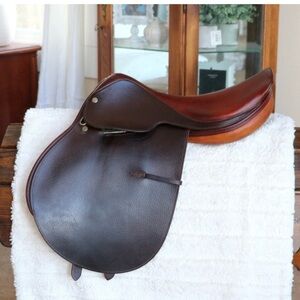 16.5" Crosby Prix Des Nations English Hunter/Jumper Saddle